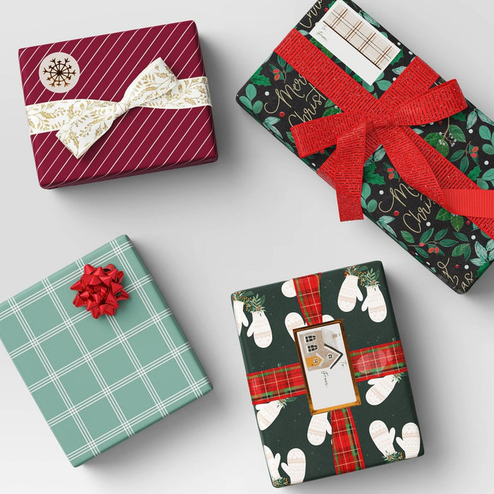20 sq ft Mittens Christmas Gift Wrap Green - Wondershop