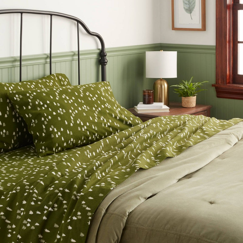 King Holiday Flannel Sheet Set Tree Print - Threshold