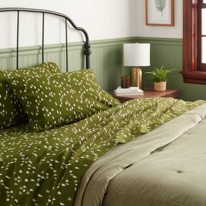 King Holiday Flannel Sheet Set Tree Print - Threshold