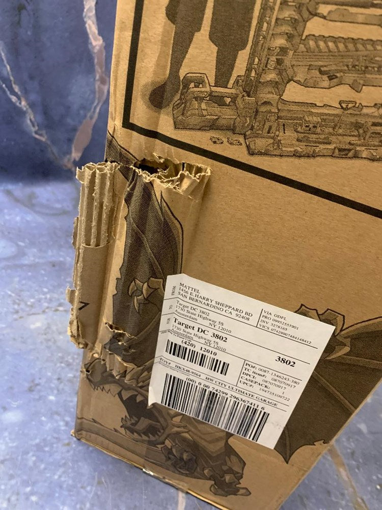 Hot Wheels City Ultimate Garage Playset (LOCAL PICKUP ONLY)