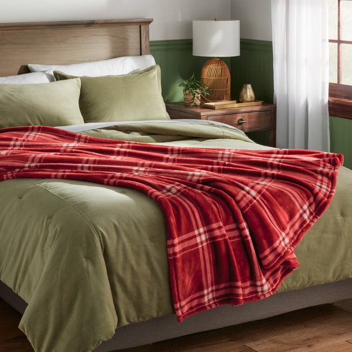 Full/Queen Christmas Microplush Bed Blanket Red Plaid - Threshold