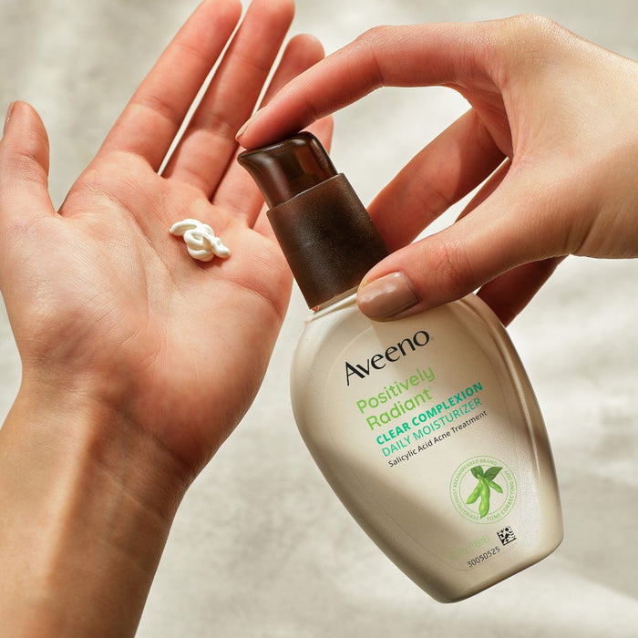 Aveeno Clear Complexion Acne Facial Moisturizer with Soy & Salicylic Acid for Acne Prone Skin - 4 fl oz