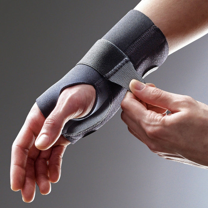 FUTURO Compression Stabilizing Wrist Brace, Right Hand, L/XL