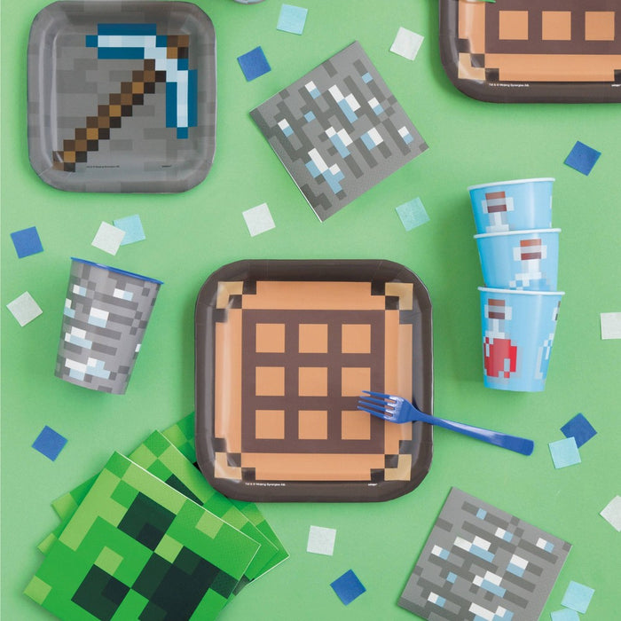 Minecraft 9" 8ct Dinner Paper Plates Brown/Black