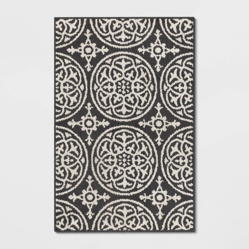 2'6"x3'10" Washable Medallion Tufted And Hooked Accent Rug Gray - Threshold (LOCAL PICKUP ONLY)