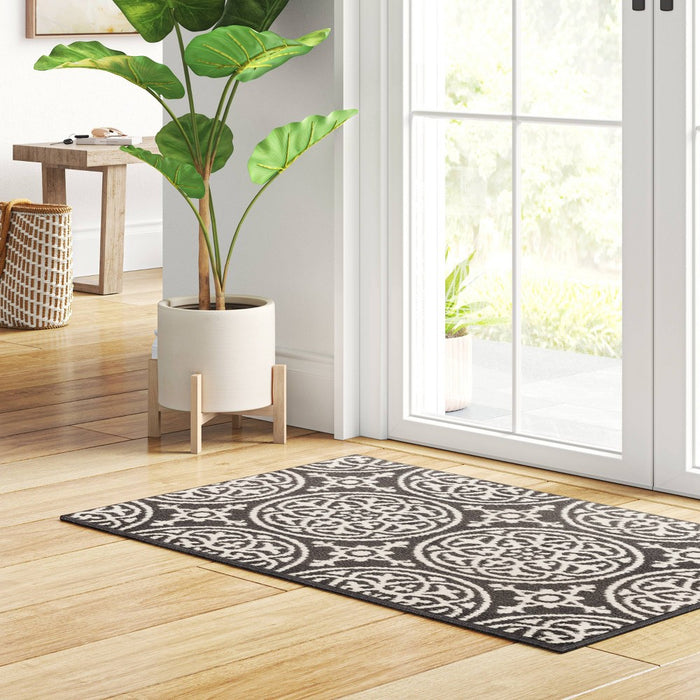 2'6"x3'10" Washable Medallion Tufted And Hooked Accent Rug Gray - Threshold