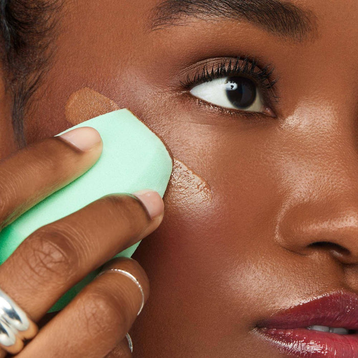 e.l.f. Angled Silicone Face Sponge