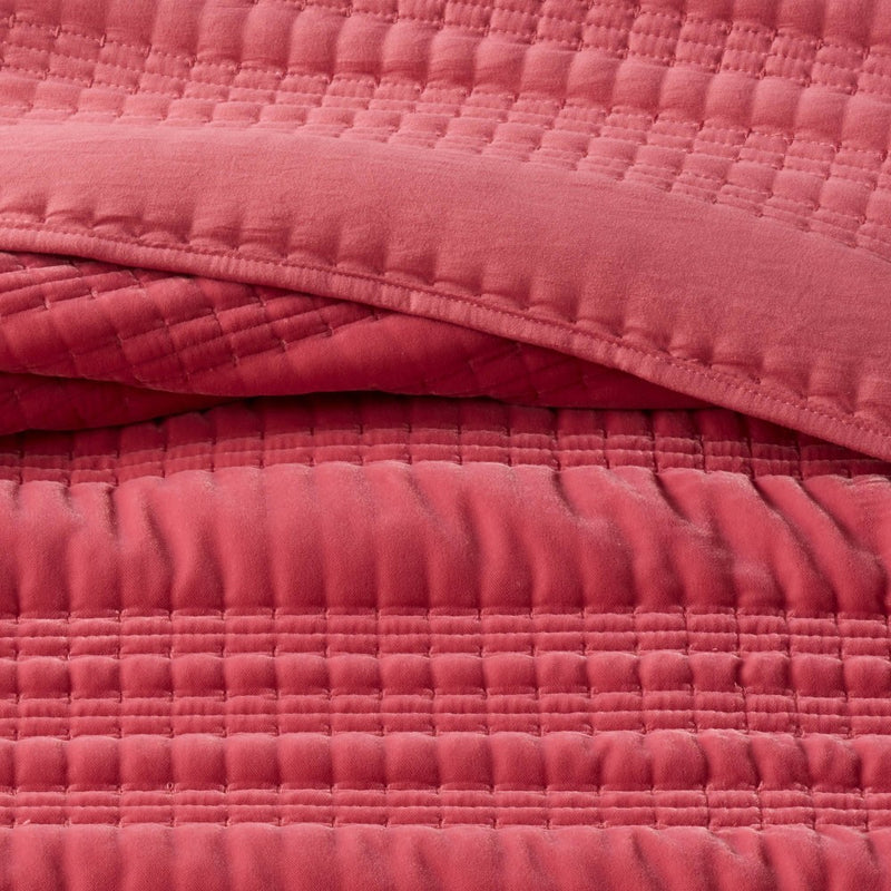 Full/Queen Lofty Velvet Quilt Vibrant Pink - Threshold