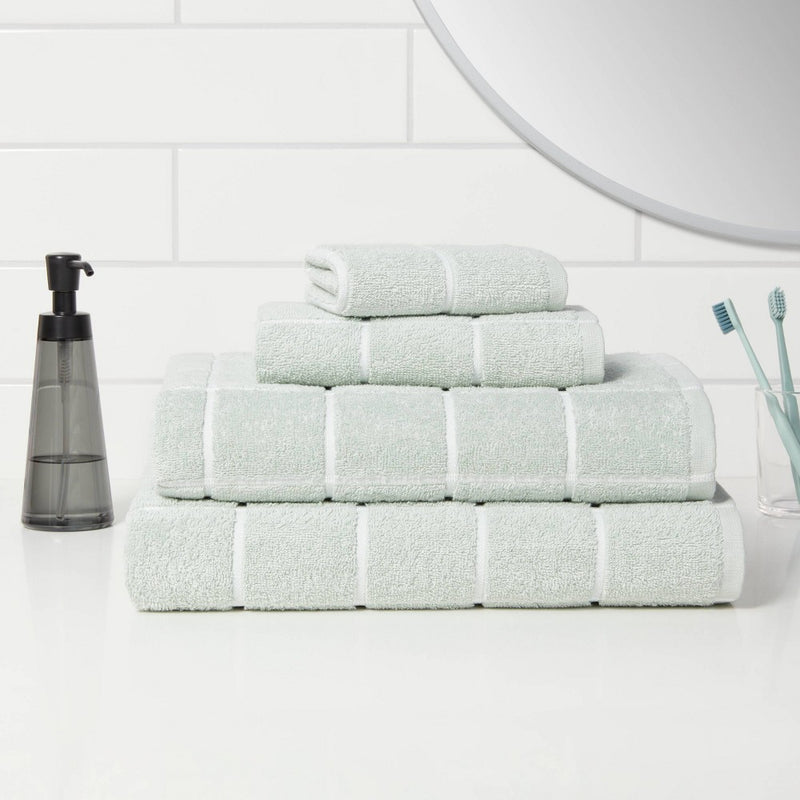 Oversized Grid Everyday Bath Towel Mint - Room Essentials