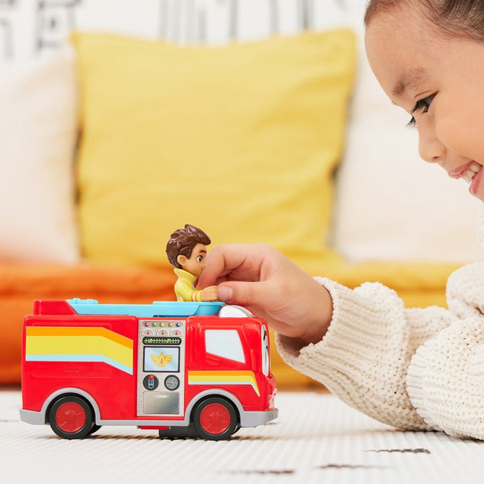 Disney Junior Firebuds Friends Bo and Flash Figure and Fire Truck Set