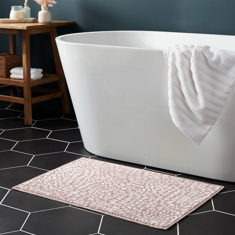 20"x30" Performance Plus Bath Mat Mauve Geo - Threshold