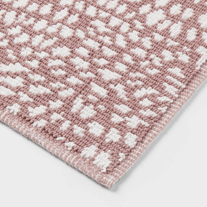20"x30" Performance Plus Bath Mat Mauve Geo - Threshold