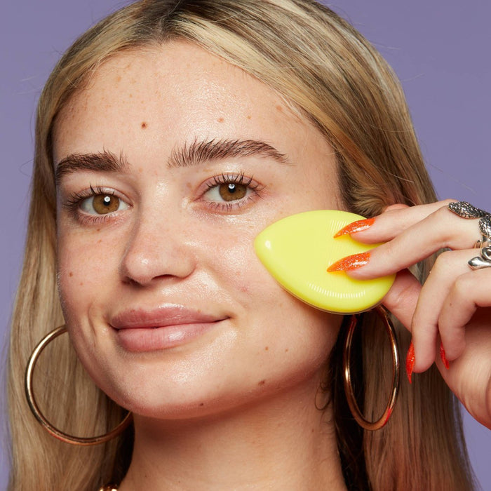 NYX Professional Makeup Plump Right Back Silicone Applicator