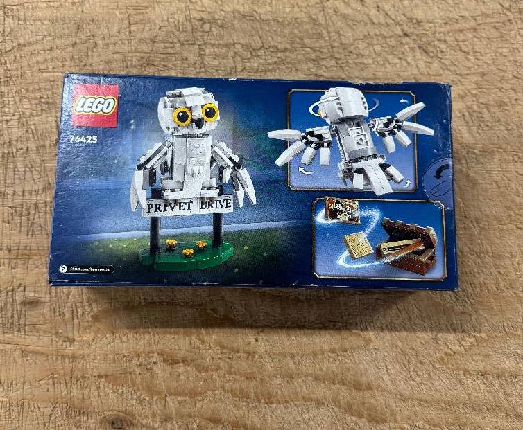 LEGO Harry Potter Hedwig at 4 Privet Drive Owl Figure Toy 76425 SEE DETAILS