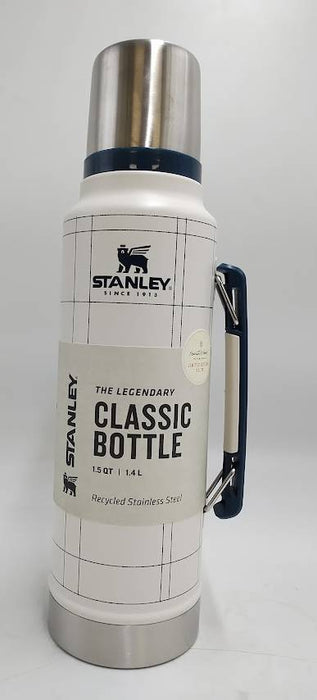 Stanley 1.5qt/1.4L (48oz) Classic Legendary Sour Cream/Navy Voyage Plaid