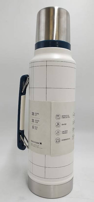 Stanley 1.5qt/1.4L (48oz) Classic Legendary Sour Cream/Navy Voyage Plaid