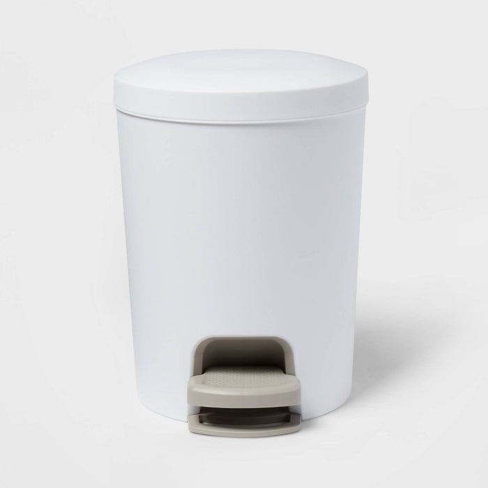 1.6gal Round Step Trash Can - Brightroom