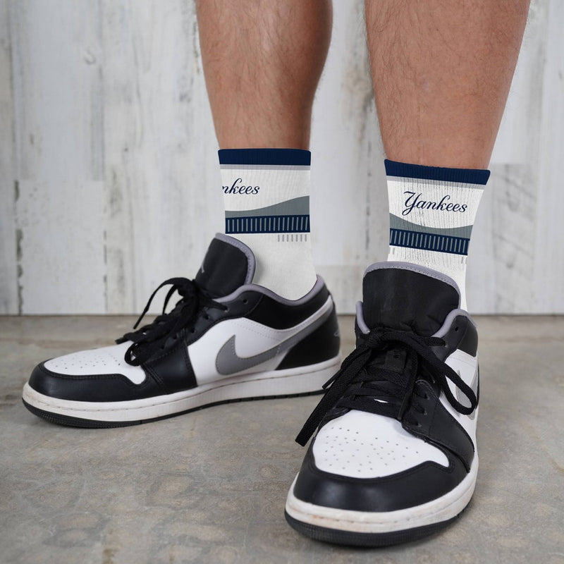 MLB New York Yankees Large Quarter Socks