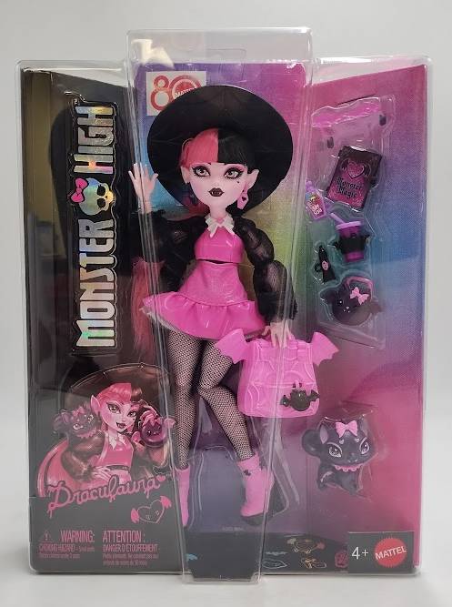 Monster High Draculaura Fashion Doll with Pet Count Fabulous and Accessories