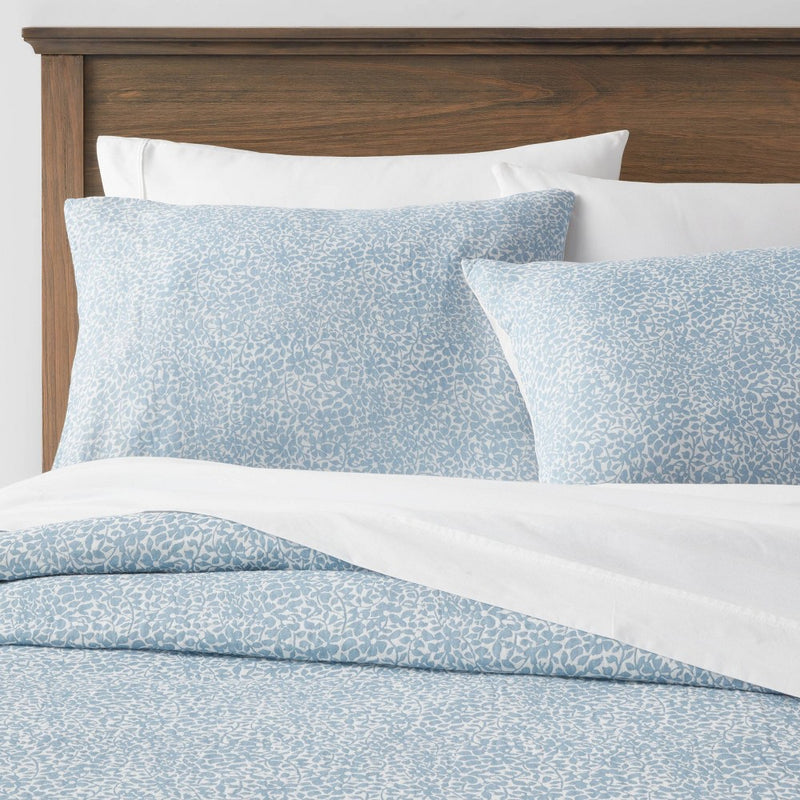 King Traditional Floral Printed Cotton Duvet Cover & Sham Set Blue - Threshold