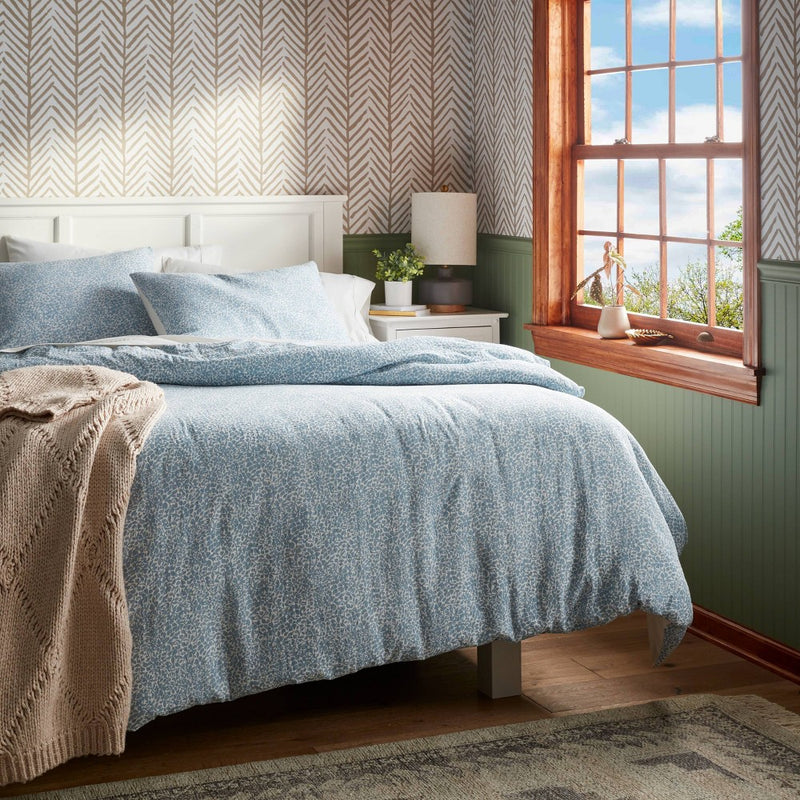 King Traditional Floral Printed Cotton Duvet Cover & Sham Set Blue - Threshold