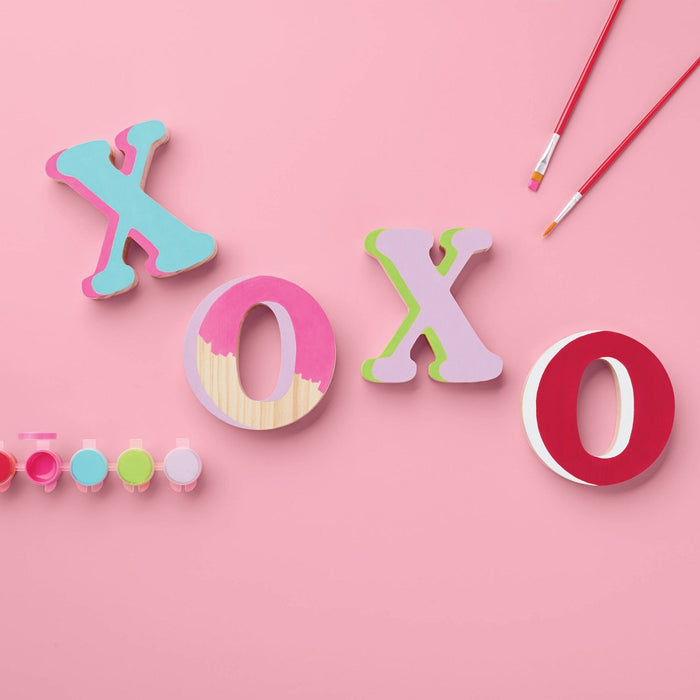 Paint-Your-Own Valentine's Day Wood Craft XOXO Kit - Mondo Llama