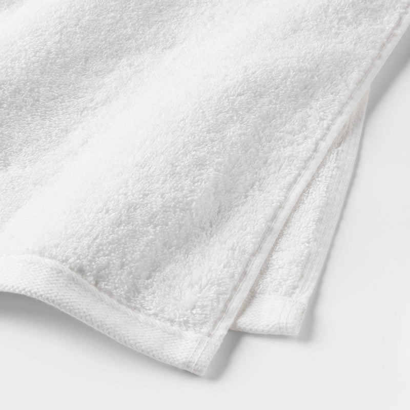 Oversized Everyday Bath Towel White - Room Essentials