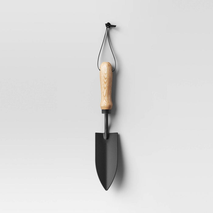 Outdoor Narrow Spade Shovel - Threshold