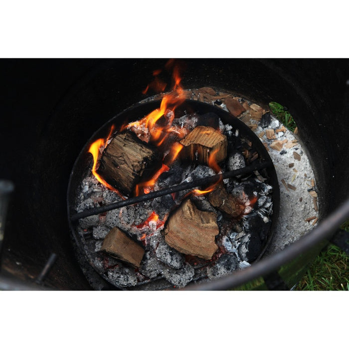 Cowboy 350 cu in Apple Wood Chunks: Natural Smoking for BBQ, Ideal with Beef & Seafood