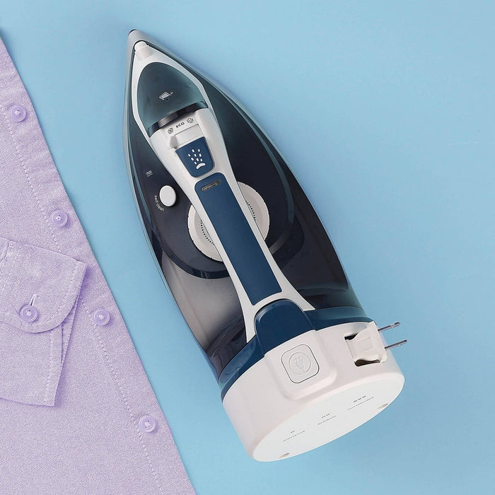 Sunbeam 1700W Steam Iron with Retractable Cord and Shot of Steam Feature