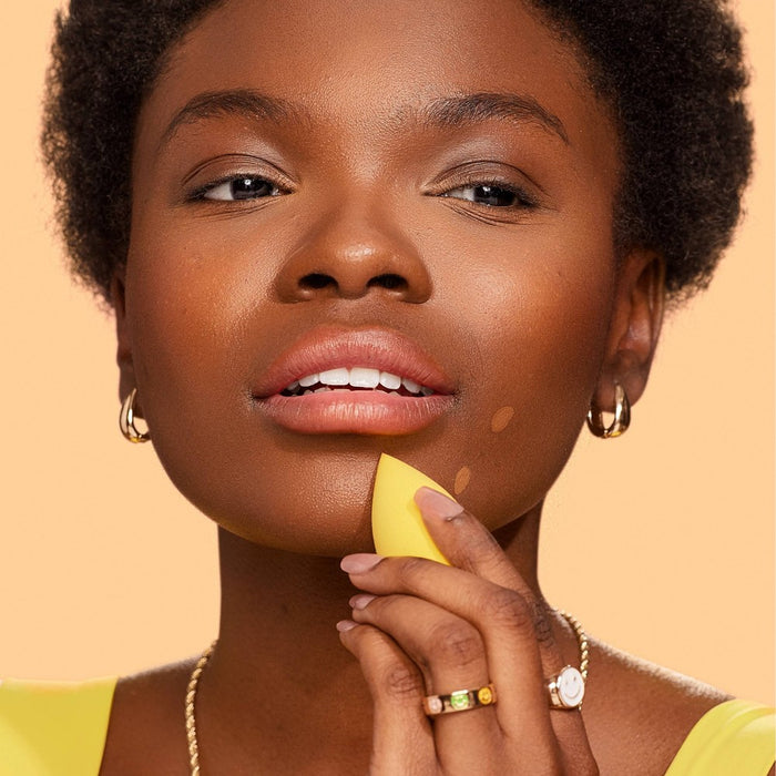 Real Techniques Miracle Makeup Concealer Sponge
