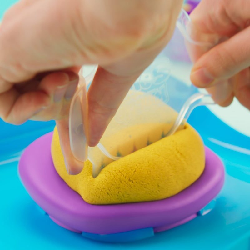 Kinetic Sand Squish Motion Set
