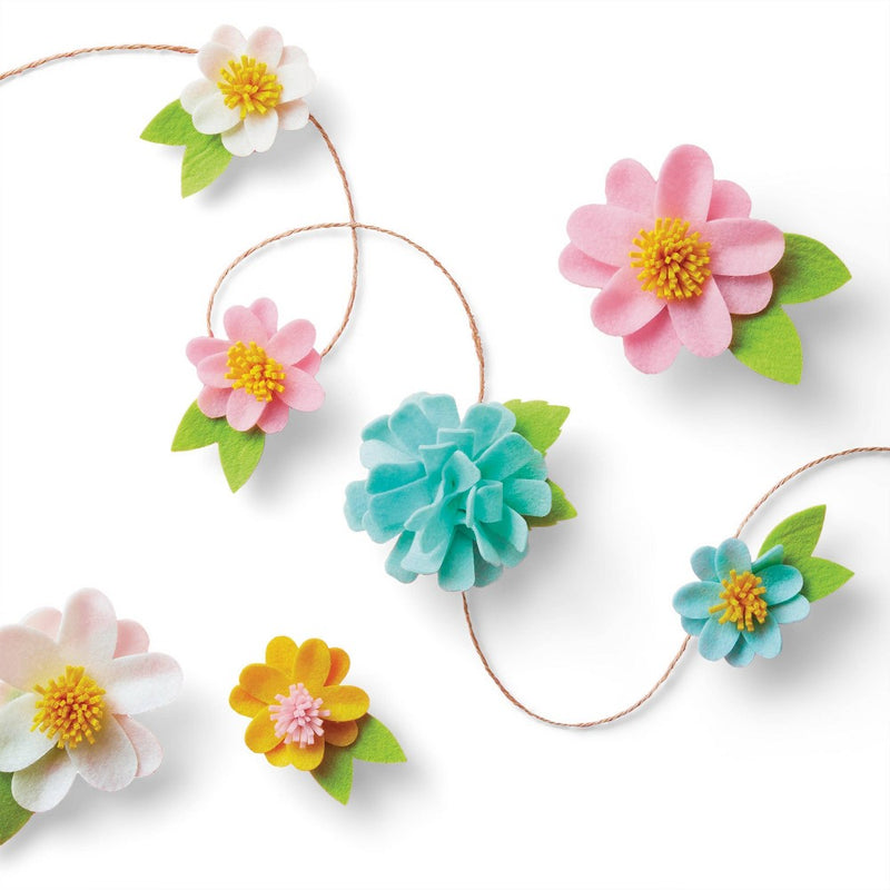 Create-Your-Own Felt Flower Garland Kit - Mondo Llama