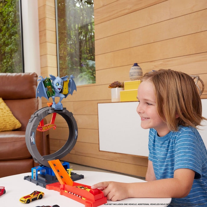 Hot Wheels Let's Race City Tire Shop Bat Loop Attack