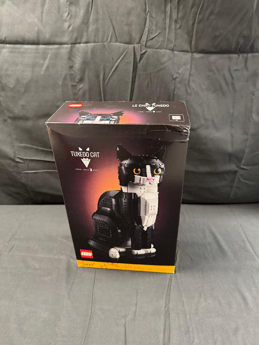 LEGO Ideas Tuxedo Cat 21349 SEE DETAILS
