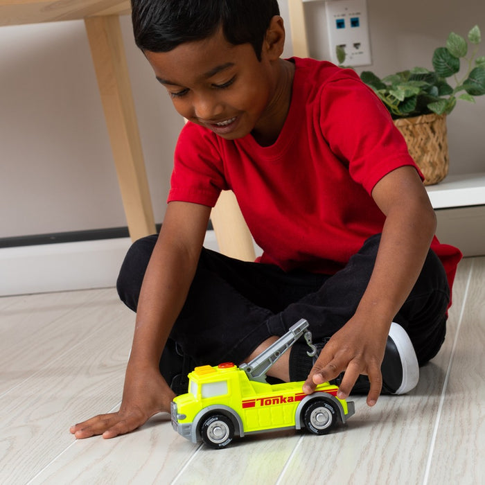 Tonka Mighty Machines Lights & Sounds - Tow Truck - Neon