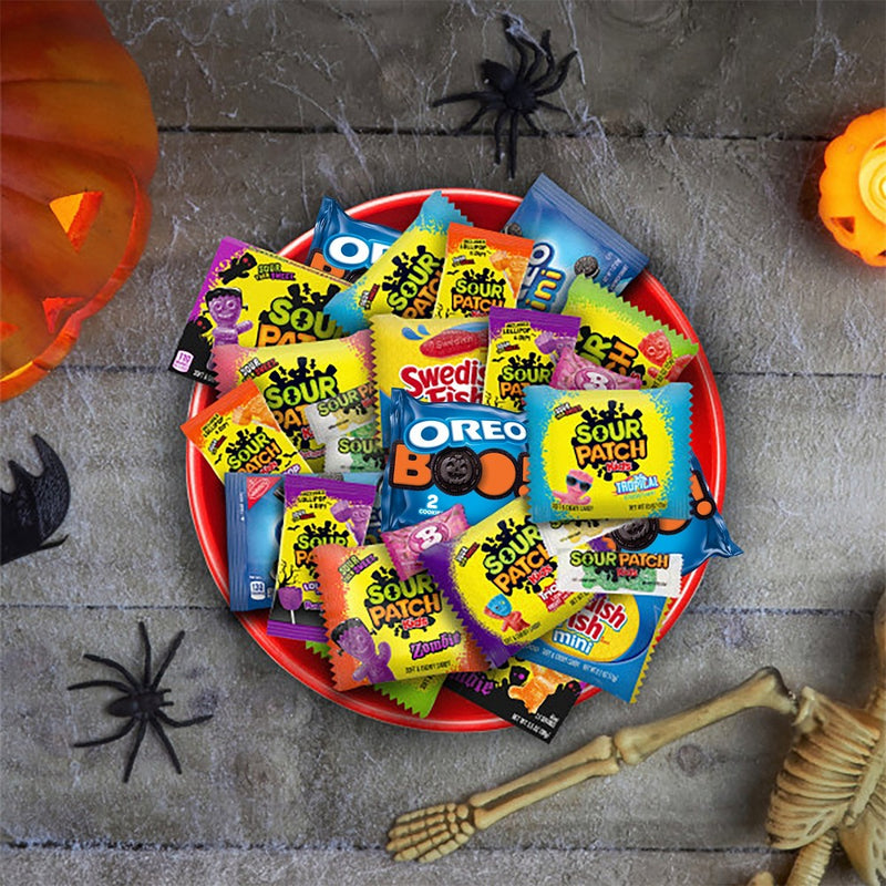 Sour Patch Kids & Sour Patch Watermelon Halloween Candy Variety Pack Treat Size - 22oz/40ct