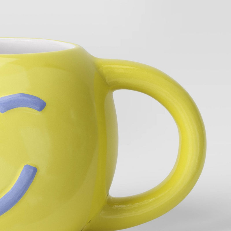 16.5oz Earthenware Figural Wink/Smiley Face Mug - Room Essentials