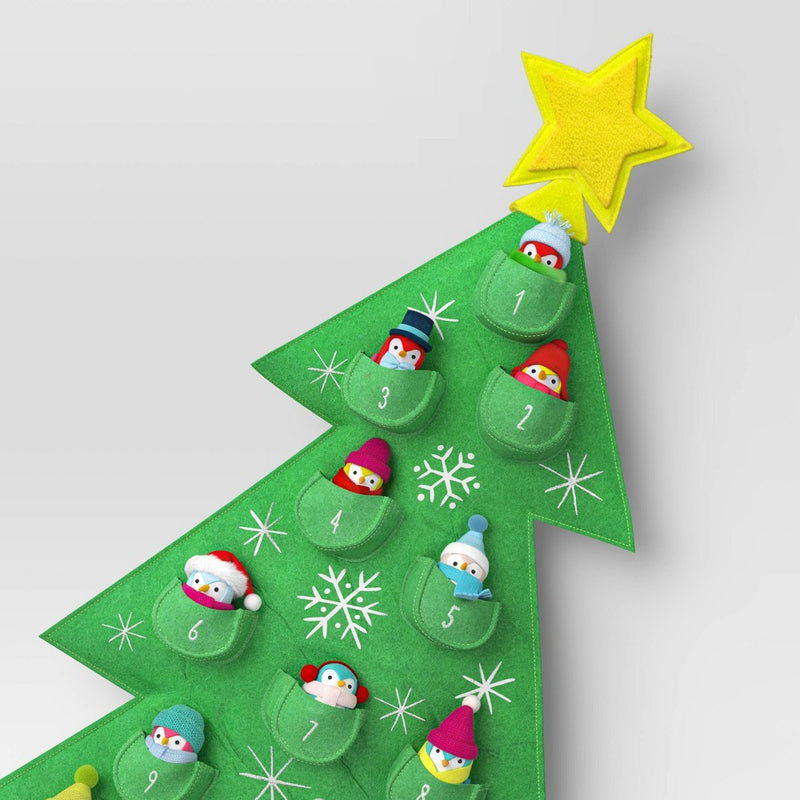 31" Featherly Friends Christmas Tree Hanging Fabric Countdown Calendar Green - Wondershop: Wall Decor, Polyester