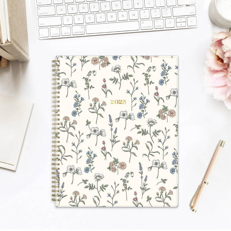 The Everygirl Planner 2025 Weekly/Monthly Planner 11.18"x9.37" Wirebound Jenna Jean: Adult Stationery, Tabs, Off-White