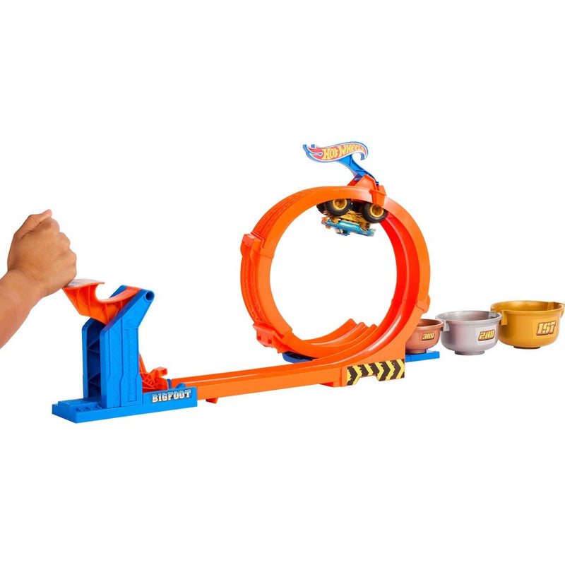 Hot Wheels Monster Truck Loop-and-Flip Trophy Challenge & Diecast Bigfoot