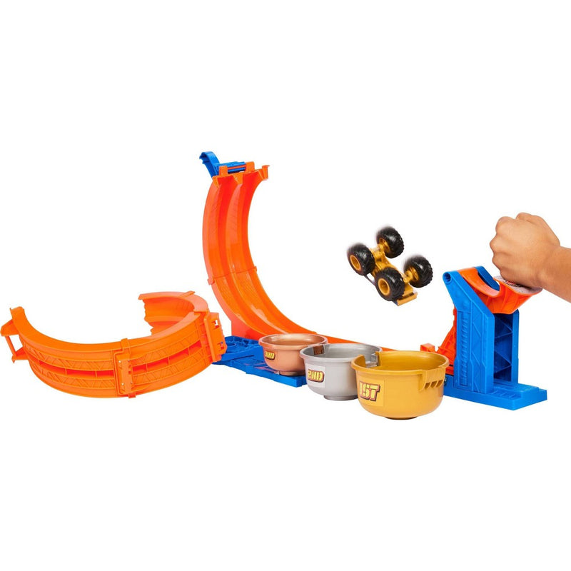 Hot Wheels Monster Truck Loop-and-Flip Trophy Challenge & Diecast Bigfoot