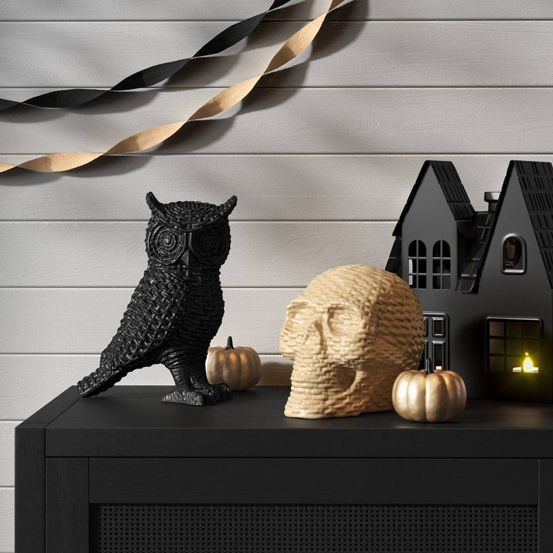 Halloween Plastic Decor Neutral Skull Icon - Hyde & EEK! Boutique: Indoor Decorative Sculpture, Skeleton Theme, No Battery Required