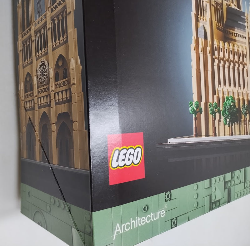 LEGO Architecture Notre-Dame de Paris Replica 21061 SEE DETAILS (LOCAL PICKUP ONLY)