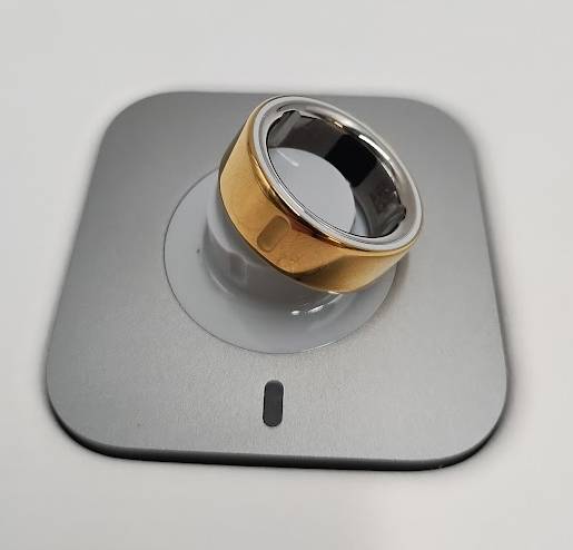 Oura Ring 4 Gold - Size 7 **PRE OWNED**