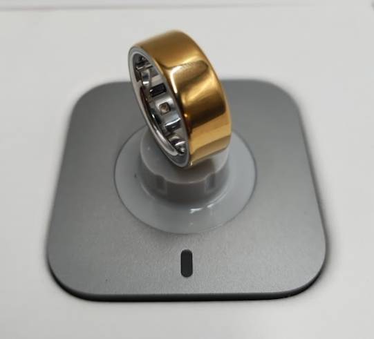 Oura Ring 4 Gold - Size 7 **PRE OWNED**
