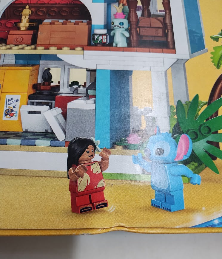 LEGO Disney Lilo and Stitch Beach House 5 Minifigures 43268 SEE DETAILS