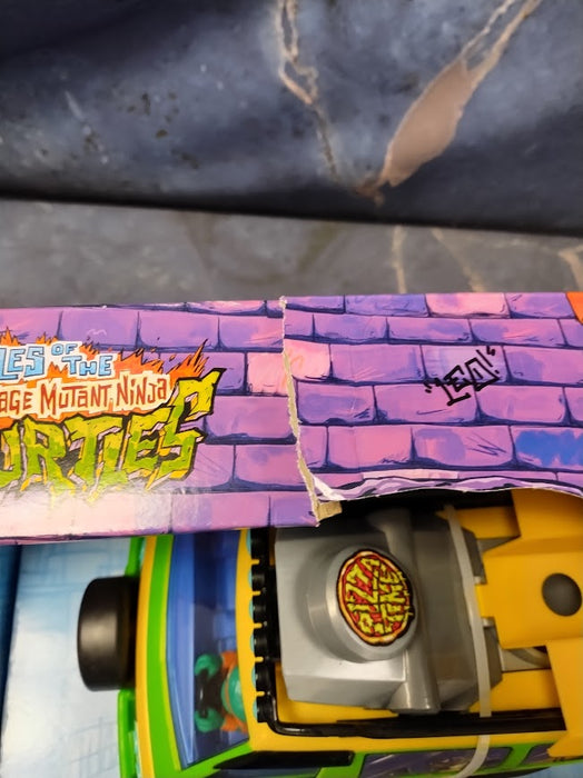 Teenage Mutant Ninja Turtles Mutant Mayhem RC Pizza Blaster Vehicle  SEE DETAILS