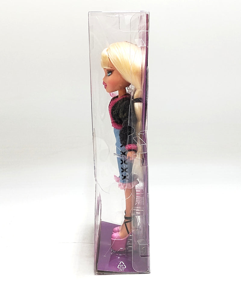 Bratz 11" Goin' Out! Cloe Fashion Doll with Accessories *SEE DETAILS*