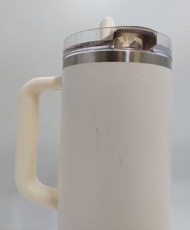 Stanley 40 oz Stainless Steel Quencher Pro Tour Tumbler Cream READ DESCRIPTION
